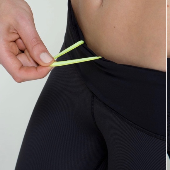 Lululemon Cut the Crop Legging with Pockets in Wee Stripe/Black. Size 8 - Picture 4 of 15